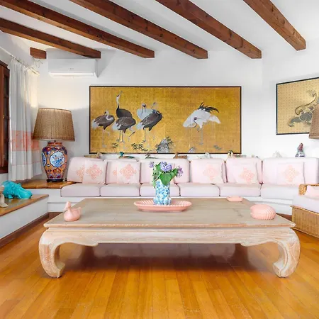 Miramar Villa *